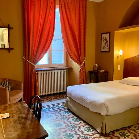 ホテル オテル サントラル バスティア