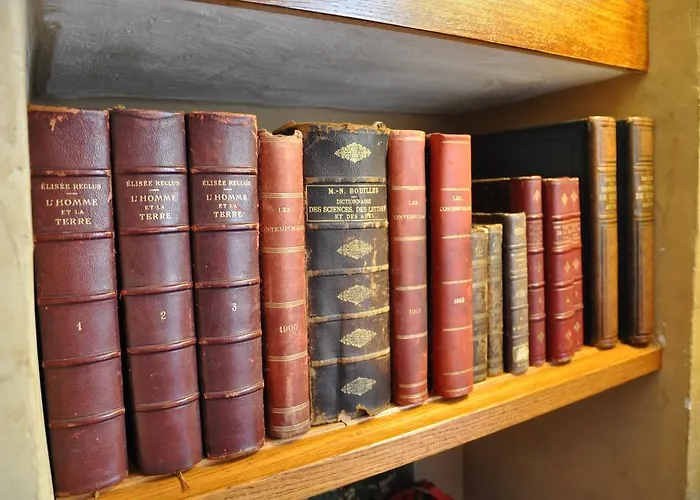 オテル サントラル バスティア ホテル