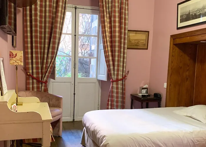 オテル サントラル バスティア ホテル