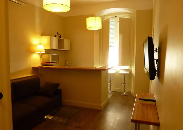 オテル サントラル バスティア ホテル バスティア