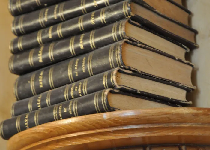 オテル サントラル バスティア ホテル バスティア