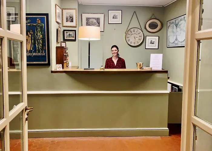 オテル サントラル バスティア 3*