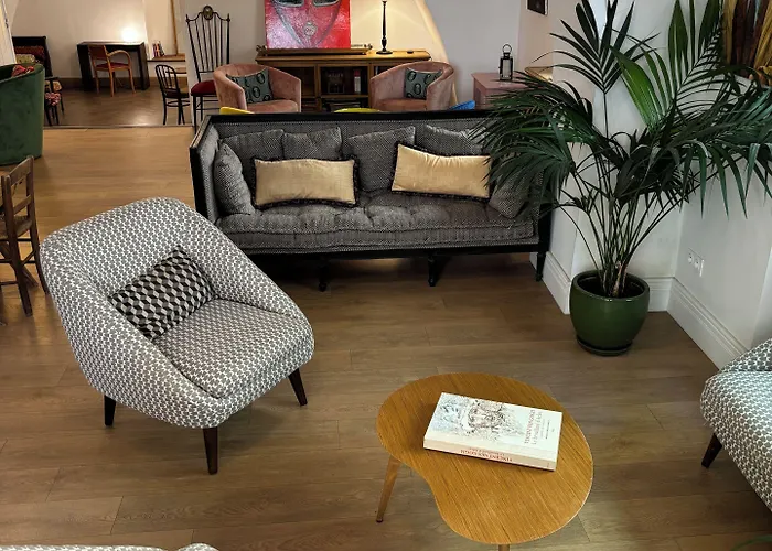 オテル サントラル バスティア